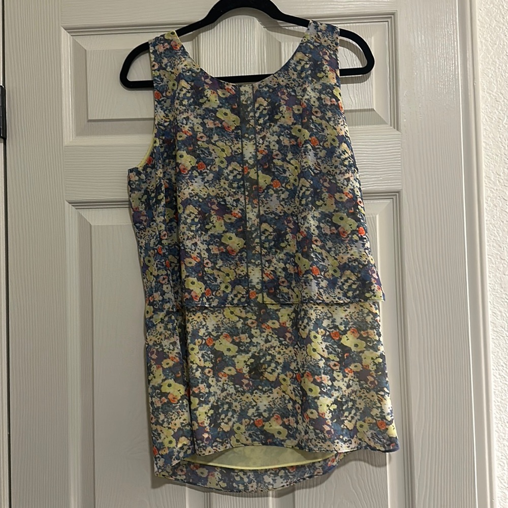 CAbi size Medium sleeveless top